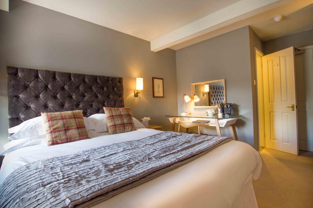 Hotel Crown & Punchbowl Milton  Esterno foto